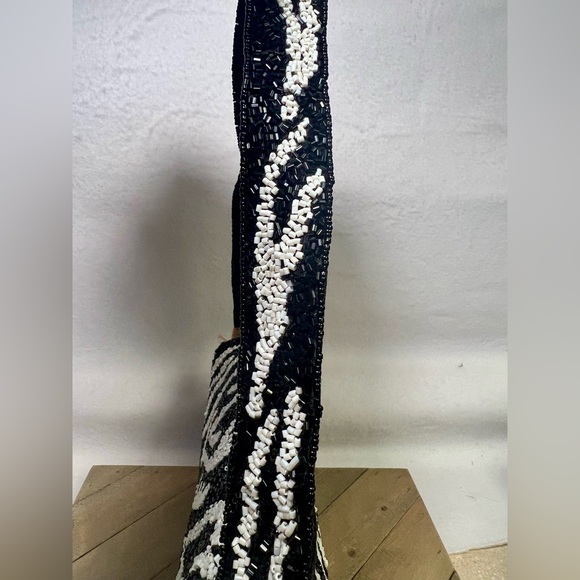 Viral Zebra Beaded Bag!! - Picture 4 of 9